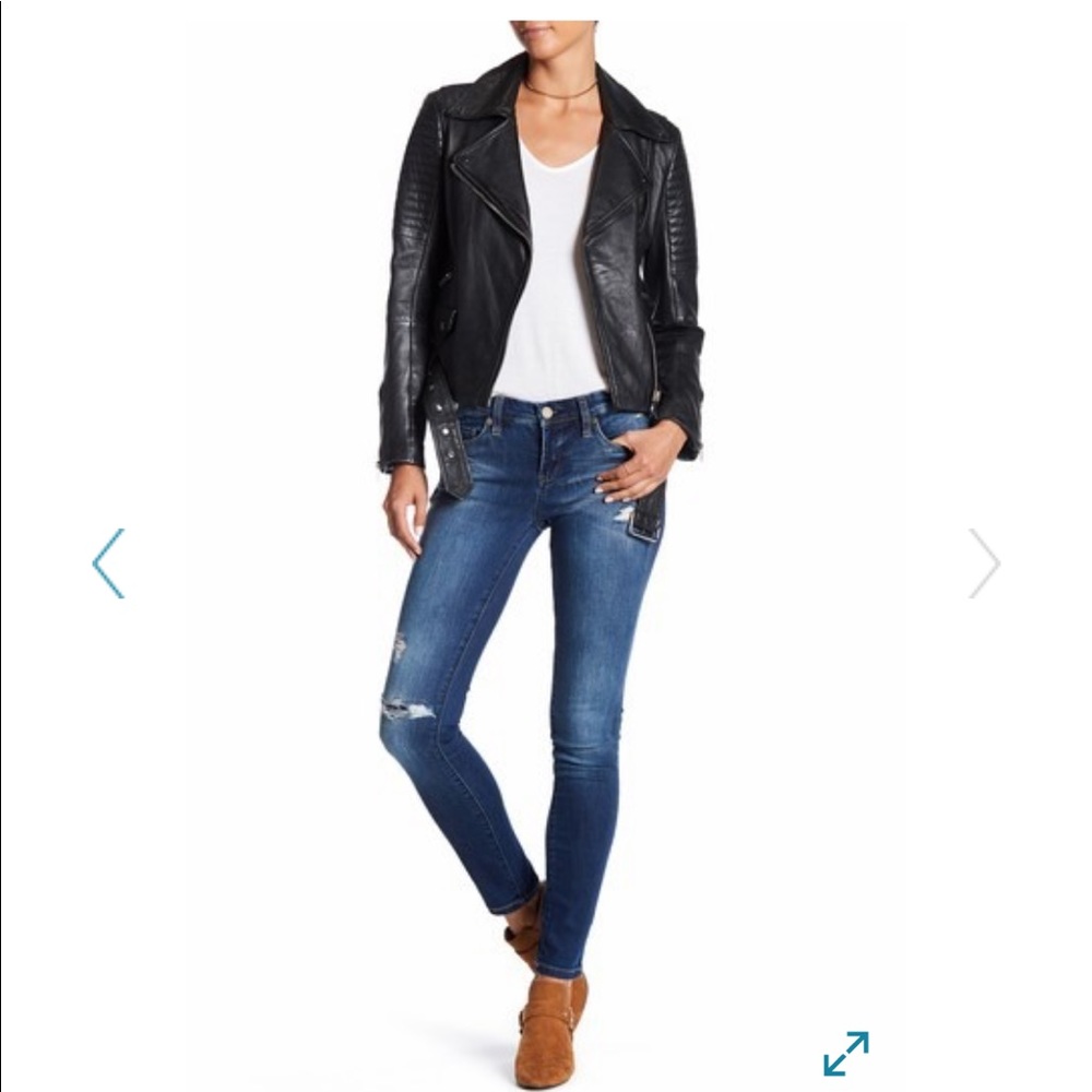 BLANK NYC distressed skinny jeans size 26 😍